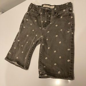 Levi’s daisy pattern Bermuda shorts